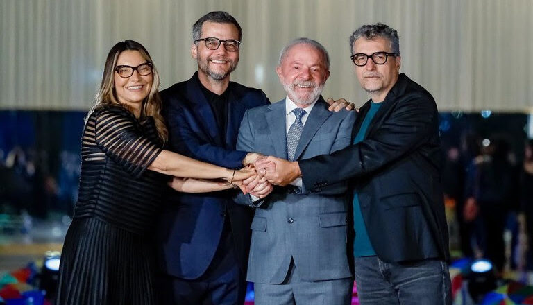 Lula celebra vitórias históricas de O Agente Secreto no Globo de Ouro