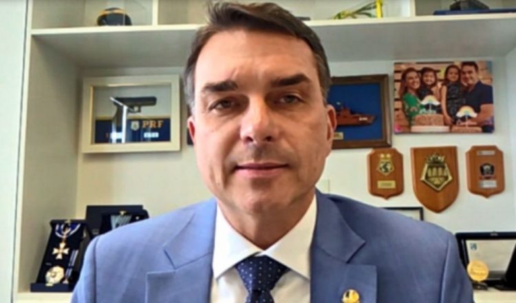 Flávio Bolsonaro afirma que a rejeição a Messias sinaliza o “desfecho do governo Lula