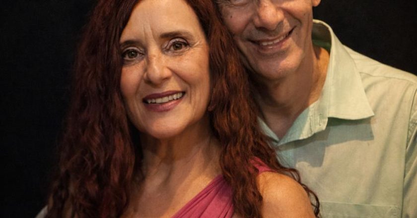 Parceria na música e na vida: casal transforma história de amor em canção e divide os palcos