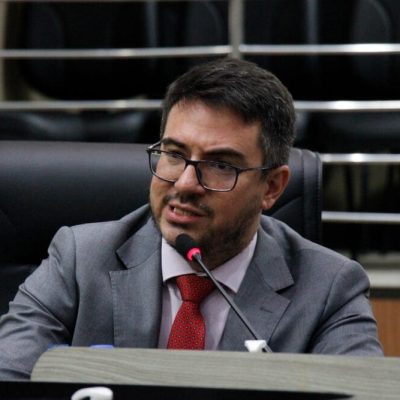 Vereador Rodrigo Guedes acusa manobra na CMM que permite férias prolongadas a vereadores!