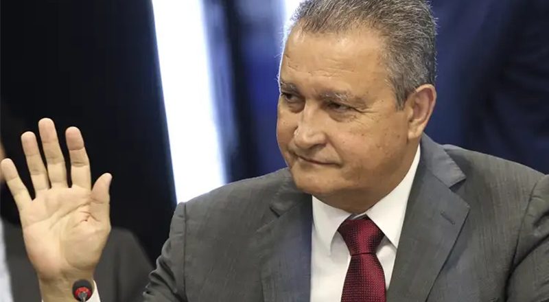 Ex-ministro destaca riscos à economia e direitos em caso de vitória de Flávio Bolsonaro