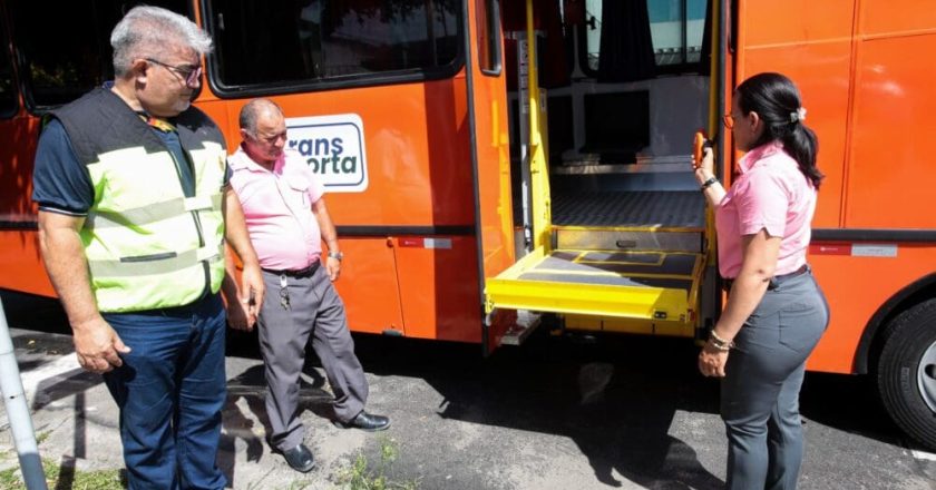 Manaus disponibiliza transporte sem custo para eleitores com deficiência durante as eleições deste domingo